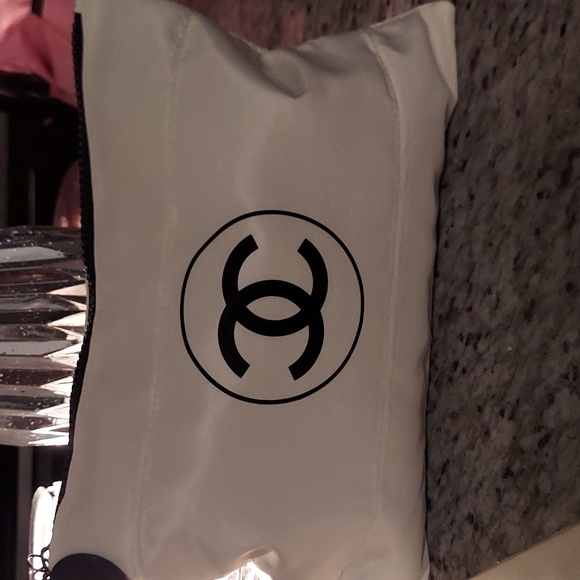 Chanel Beauty White Makeup Bag Pouch Clutch Cosmetic Case - Picture 8 of 8